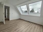 Foto - Erstbezug nach Sanierung: 2-Zi-Dachgeschosswohnung in SBL Engerh