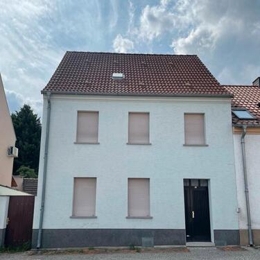 Foto - Schönes Einfamilienhaus mit Garten Zufahrt Nebengelass Keller