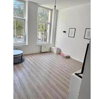Charmante 2 Zimmer Wohnung mit großflächigen Fenstern in Krefeld