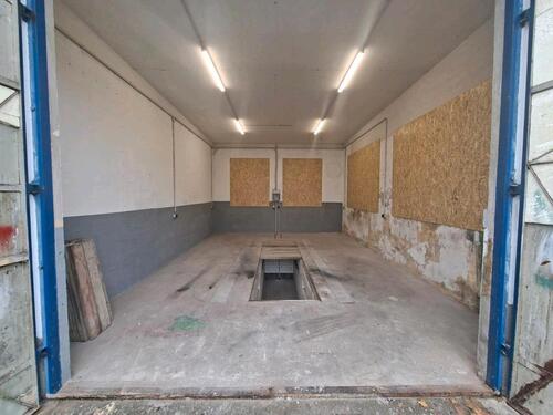 Foto - Halle Garage Lagerhalle Stellplatz Werkstatt Garagenhof