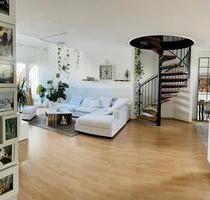 Großzügige, helle möblierte Maisonette-Wohnung mit Skyline Blick - Frankfurt am Main Mitte-Nord
