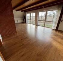 Großzügige 2,5-Zimmer-Wohnung mit idyllischer Lage am Teich - Lamstedt