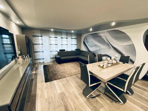 Foto - 5-Zimmer- EG Wohnung mit 2 verglasten Balkonen in RA– ohne Makler