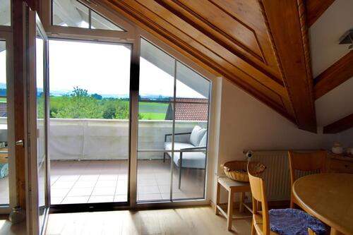 Foto - Traumhafte große 2-Zi - DG-Wohnung mit 2 Balkonen und Bergblick