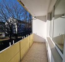 Frisch renoviert: Helle 3-Zimmer-Wohnung in Linden mit Balkon und Garagenanmietung - Hannover Linden-Limmer