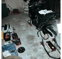 Biete Motorradstellplatz in Garage in Mariendorf - Berlin Tempelhof-Schöneberg