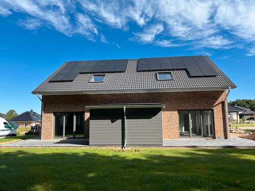 Foto - Erstbezug in energieeffiziente Neubau-Doppelhaushälfte in Ostrohe