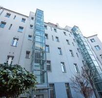 Friedrichshainer Kiez: Helle Büro-Praxisfläche, 4 Räume, Balkon, getrennte Sanitär, Aufzug - Berlin Friedrichshain-Kreuzberg