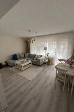 Foto - Moderne 3-Zimmer Wohnung mit Loggia und EK