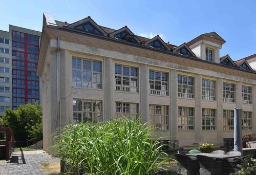 Foto - Exklusives 2-Zi. Loft mit Balkon und TG - befristet bis Juni 2027