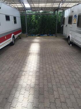 Foto - Stellplatz für WohnwagenSportboot