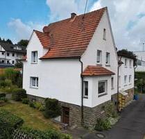 Doppelhaushälfte mit 2 Wohneinheiten zur Miete mit großem Garten - Wiehl
