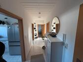 Foto - 3-Zimmer Wohnung mit Balkon und Garagentore
