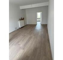 Große Wohnung zu vermieten - 1.000,00&nbsp;EUR Kaltmiete, ca.&nbsp; 150,00&nbsp;m&sup2; in Schellerten (PLZ: 31174)