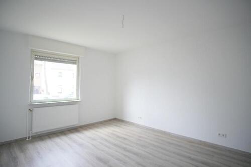 Foto - Deine neue Traumwohnung + Wir renovieren... Möbel rein FERTIG!