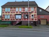 Foto - Historisches Raumwunder: Zweifamilienhaus in Schwiegershausen