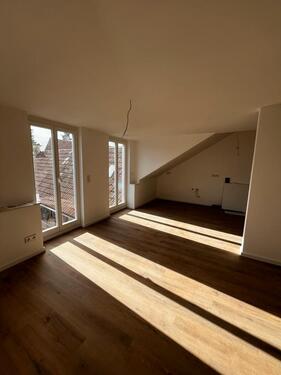 Foto - Hochwertig neu sanierte 2-Zimmer-Wohnung in zentraler Lage