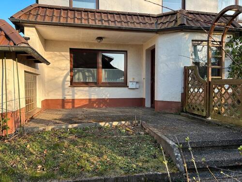 Foto - 2 Zimmer Wohnung mit separaten Eingang und Terrasse.