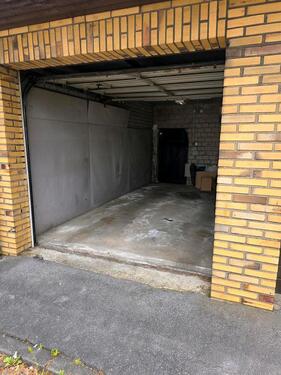 Foto - Garage mit Strom in Wersten – für Auto, Motorrad oder Lager
