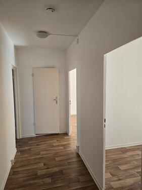 Foto - Helle 3 -Raumwohnung im Erdgeschoss + Wannenbad + großer Balkon