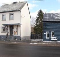 Exklusives Doppelhaus-Grundstück in der Vulkaneifel: Zwei saniert - Pelm