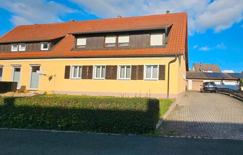Foto - Doppelhaushälfte mit Doppelgarage
