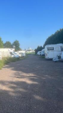 Foto - WohnmobilWohnwagen Abstellplatz in FFM