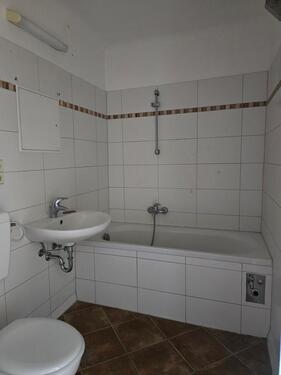 Foto - Kleine Miete für viel Wohnraum! 3 -Räume + Badewanne + Balkon