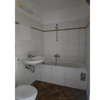 Kleine Miete für viel Wohnraum! 3 -Räume + Badewanne + Balkon - Stendal