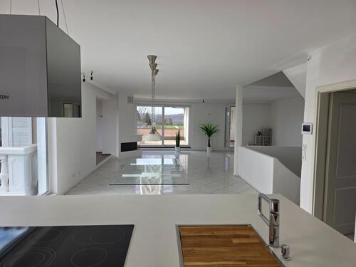 Foto - exklusive 4 Zimmer Wohnung - 1.550,00&nbsp;EUR Kaltmiete, ca.&nbsp; 214,00&nbsp;m&sup2;