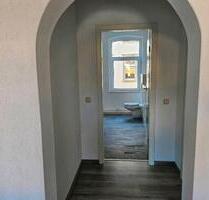 schöne, hochwertig sanierte 2-Raum-Wohnung mit 77qm und Balkon - Greiz