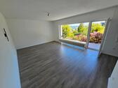 Foto - Frisch renovierte EG-Wohnung mit Garten, 2 Garagen & Aussicht