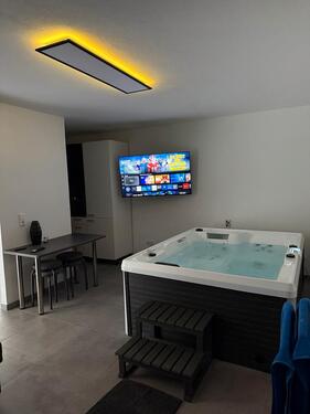 Foto - Ferienwohnung mit Whirlpool, Fasssauna und Garten