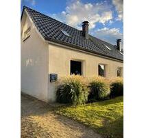 Modernisierte DHH am Feldrand, gr. Grundstück mit Bebauungsoptio - Steinburg