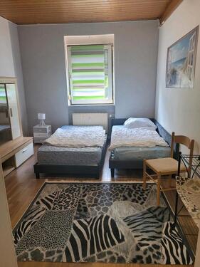 Foto - Neu renovierte wohnung voll möbliert in zw lang und kurz fristig