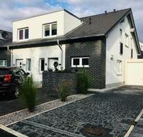 Neuwertige Doppelhaushälfte in Holzwickede - OHNE Provision!