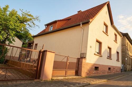 Foto - 7 Zimmer Einfamilienhaus zum Kaufen in Eisenberg (Pfalz)