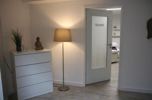 Foto - Kosmetikraum in SHS zu vermieten