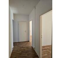 Großzügige 3 -Raumwohnung + renoviert + Dusche + Balkon - Stendal