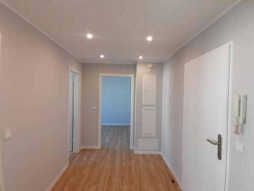 Foto - Erstbezug nach Sanierung inkl. Einbauküche, Balkon und Stellplatz