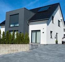 Modernes Haus ohne Provision - 645.000,00&nbsp;EUR Kaufpreis, ca.&nbsp; 220,00&nbsp;m&sup2; in Blomberg (PLZ: 32825)