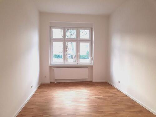 Foto - Berlin: Gut geschnittene 2,5 Zi-Whg, Balkon, Duschbad, saniert