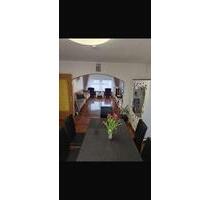 Zu Vermieten in Reilingen - 1.200,00&nbsp;EUR Kaltmiete, ca.&nbsp; 96,00&nbsp;m&sup2; in Hockenheim (PLZ: 68766)