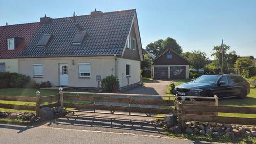 Foto - Doppelhaushälfte - saniert - mit zusätzlichem Baufenster