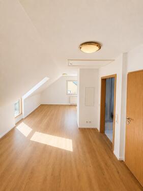 Foto - 2 Zimmer Dachgeschoßwohnung zur Miete in Bonn