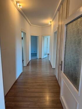 Foto - Großzügige 4 Zimmer Wohnung mit Terasse