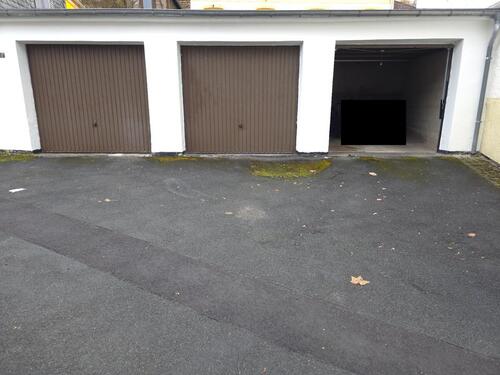 Foto - Große Garage in kleiner Garagenanlage, nähe Fußgängerzone