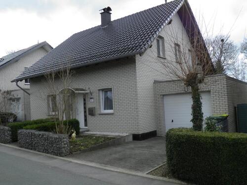 Foto - Freistehendes Einfamilienhaus in ruhigem Wohngebiet