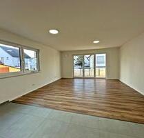 Erstbezug: Komfortable Wohnung im 1. Obergeschoss mit Balkon in G - Gäufelden