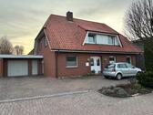 Foto - Großzügiges Wohnhaus mit Garten, Terrasse und Garage